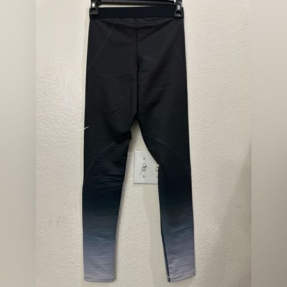 NIKE  PRO  LEGGINGS - Picture 2 of 4